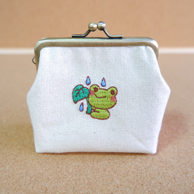 秋デザインカエルさんオレンジ系ラウンドレジンヘアゴム Pin page