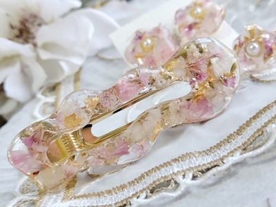 レジンヘアゴム 花びら ピンク パール ちょうちょ 三日月